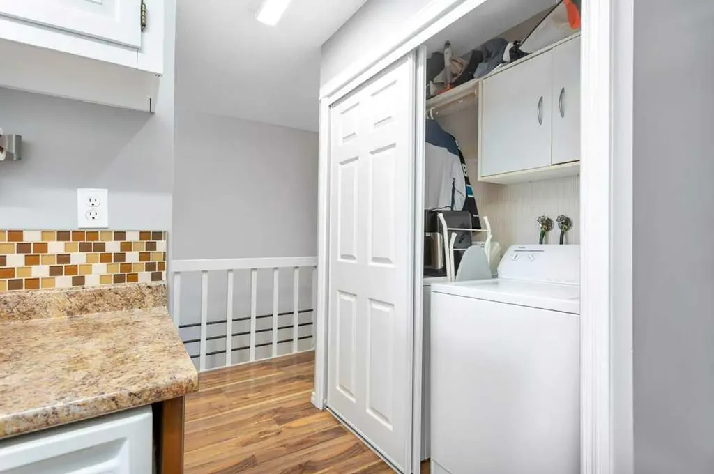 80 Piper Drive Red Deer AB T4P 1H8