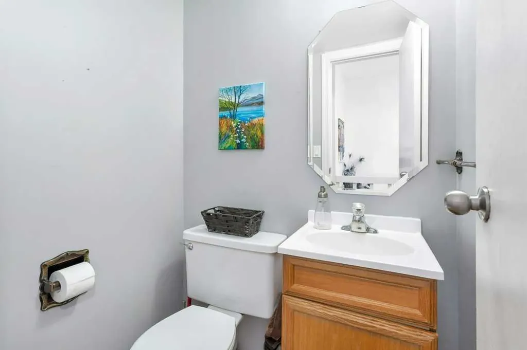 80 Piper Drive Red Deer AB T4P 1H8