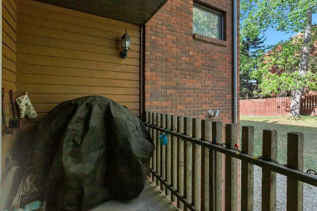 80 Piper Drive Red Deer AB T4P 1H8