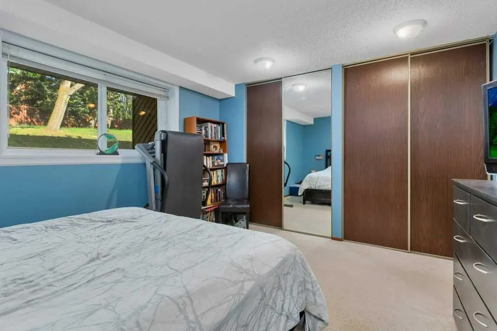 80 Piper Drive Red Deer AB T4P 1H8