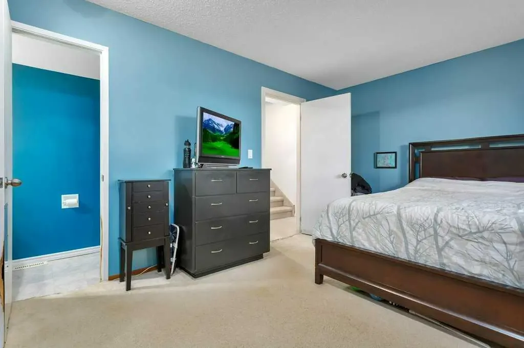 80 Piper Drive Red Deer AB T4P 1H8