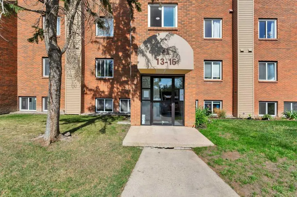 80 Piper Drive Red Deer AB T4P 1H8