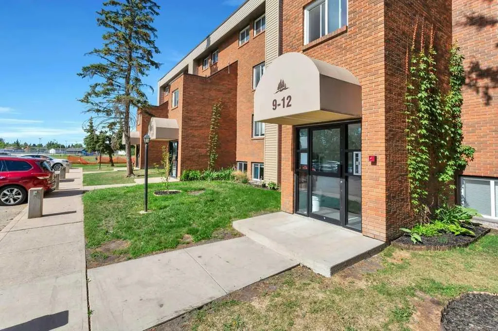 80 Piper Drive Red Deer AB T4P 1H8
