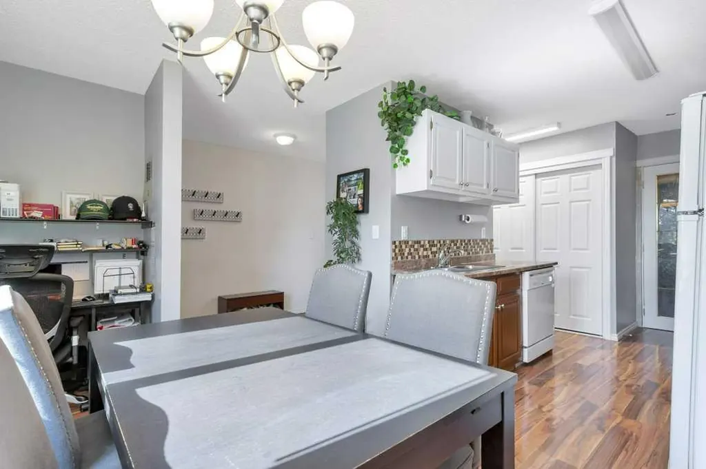 80 Piper Drive Red Deer AB T4P 1H8