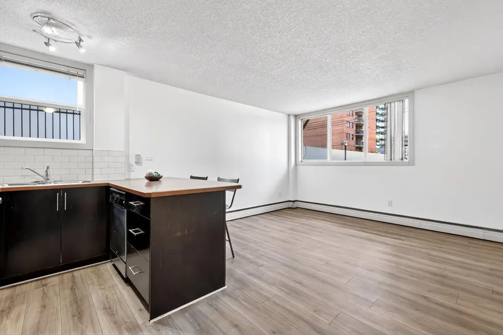 1333 13 Avenue SW Calgary AB T3C 0T4