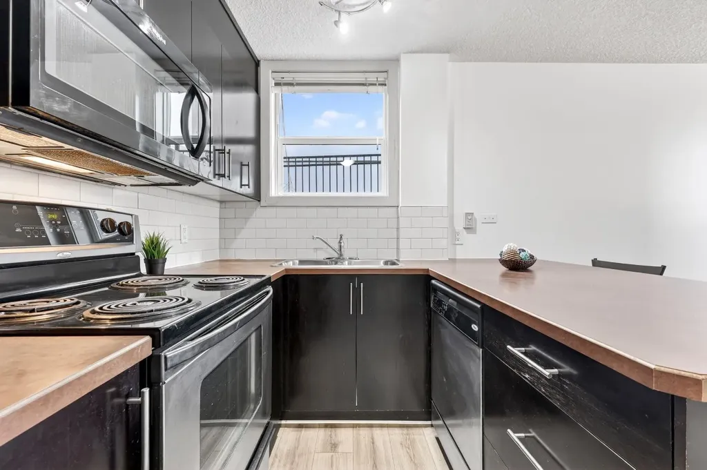 1333 13 Avenue SW Calgary AB T3C 0T4