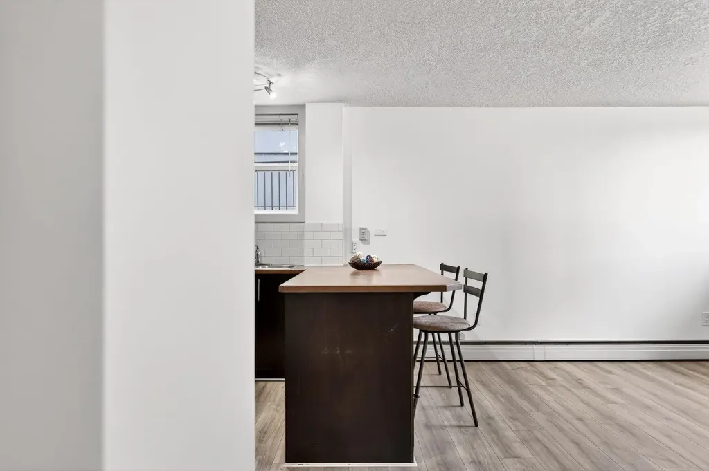 1333 13 Avenue SW Calgary AB T3C 0T4