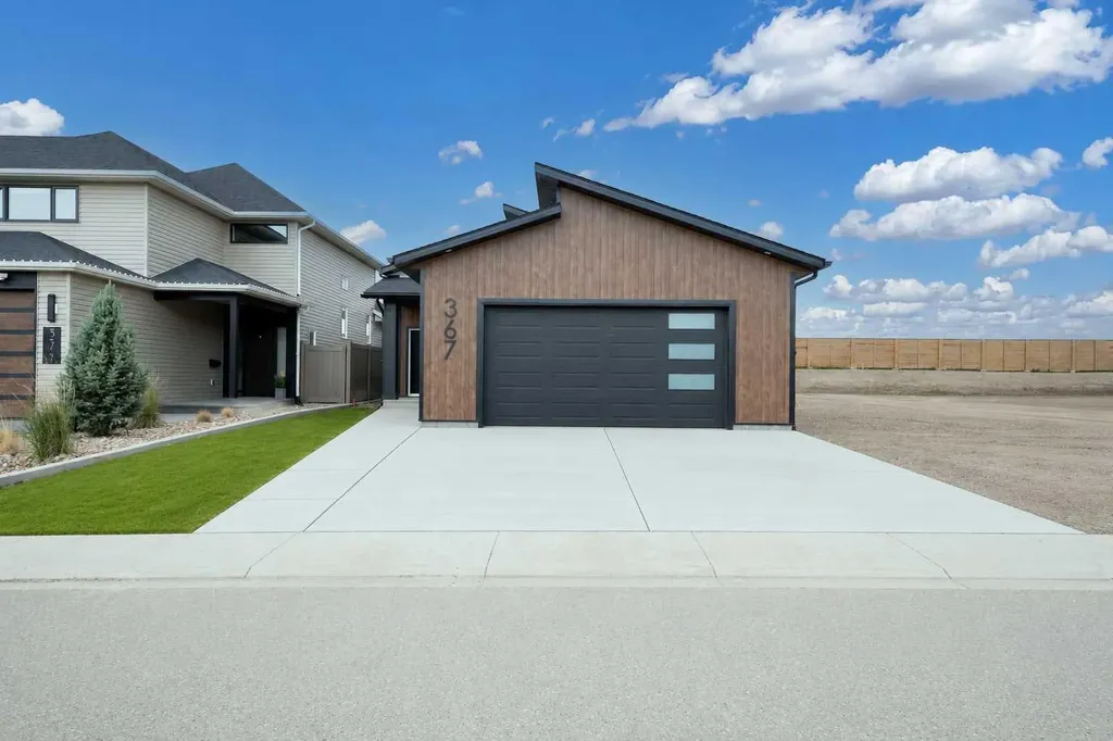 367 Sterling Crescent SE Medicine Hat AB T1B0P6