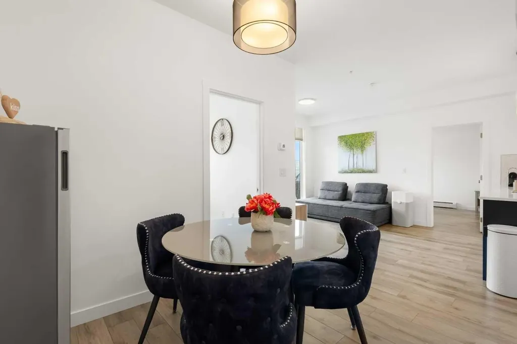205 Spring Creek Common SW Calgary AB T3H 6H4