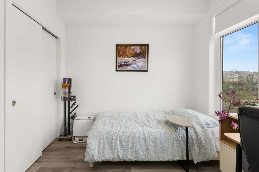205 Spring Creek Common SW Calgary AB T3H 6H4