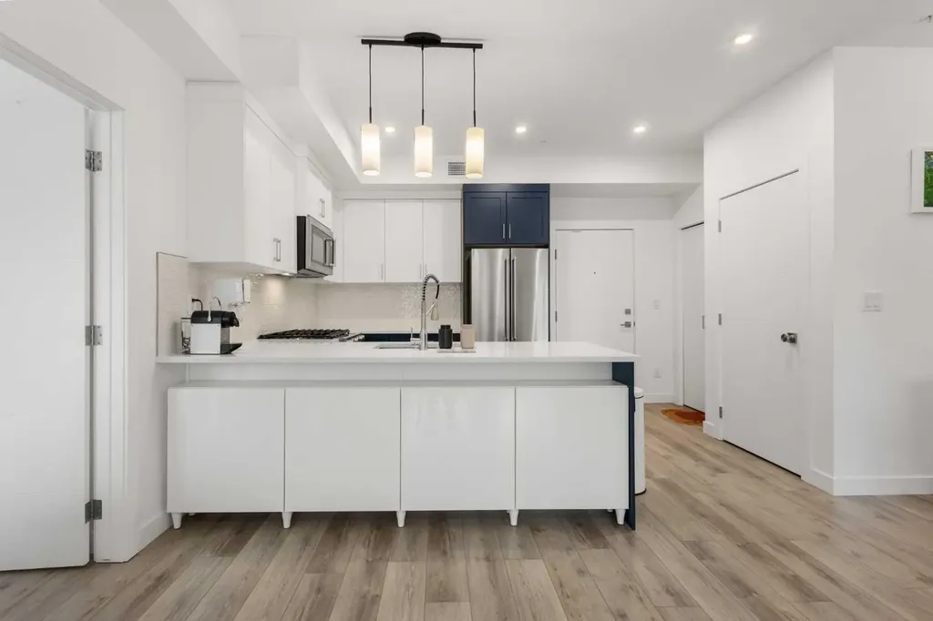 205 Spring Creek Common SW Calgary AB T3H 6H4