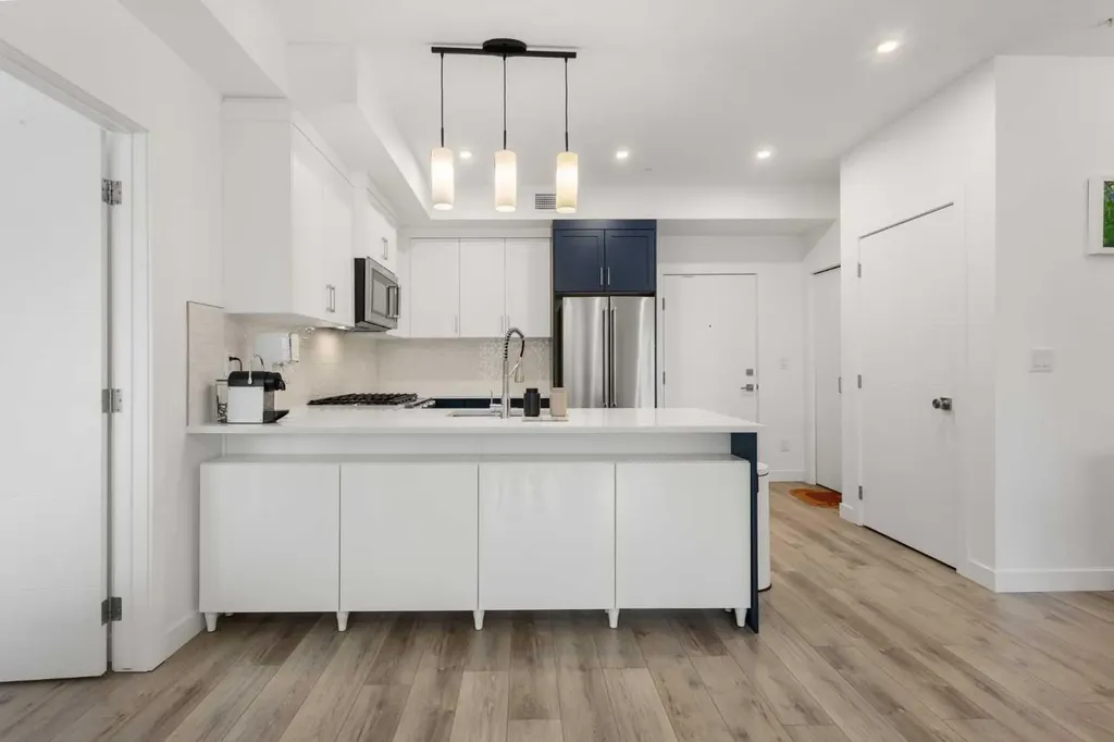 205 Spring Creek Common SW Calgary AB T3H 6H4