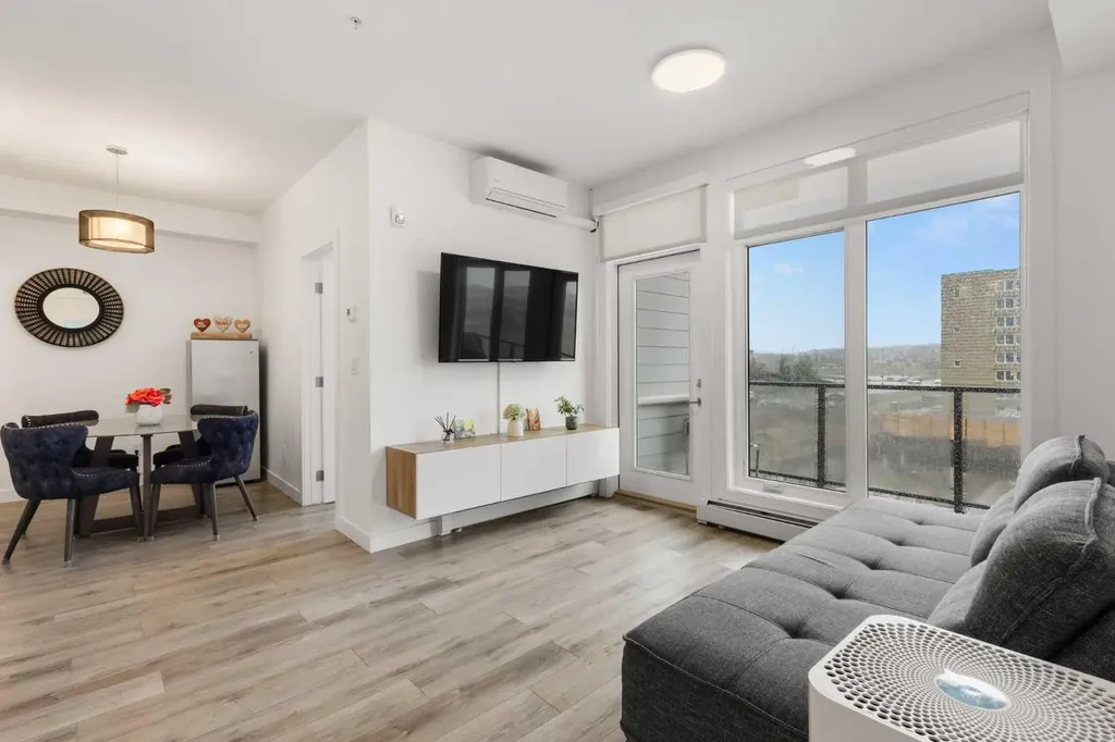 205 Spring Creek Common SW Calgary AB T3H 6H4