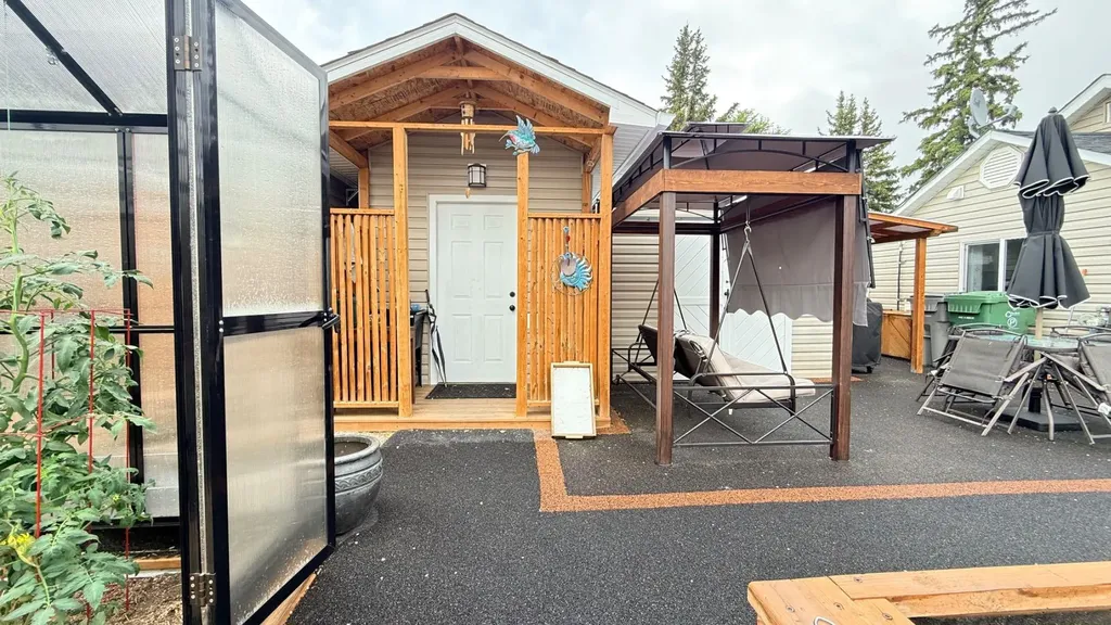 106 1 Street W Lashburn SK S0M 1H0