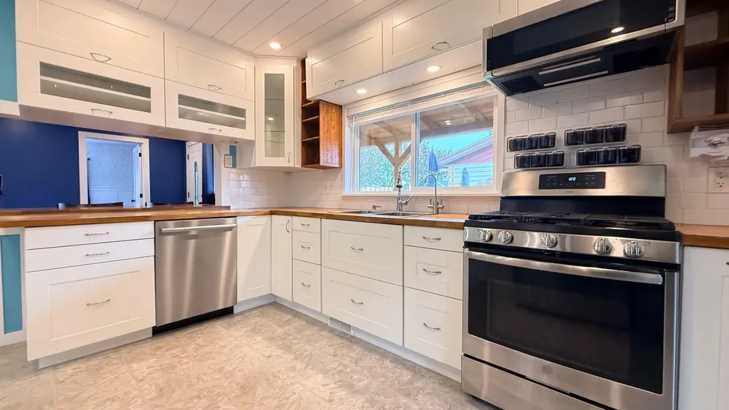 106 1 Street W Lashburn SK S0M 1H0