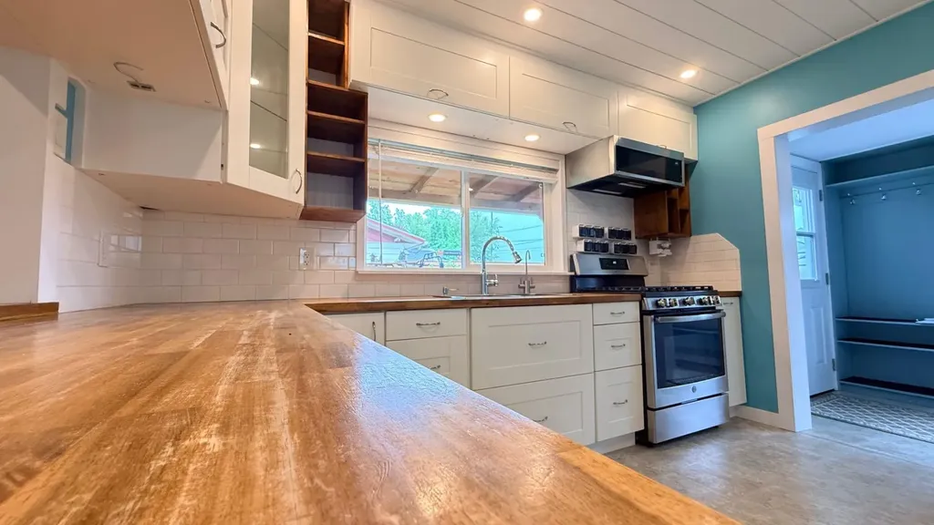 106 1 Street W Lashburn SK S0M 1H0