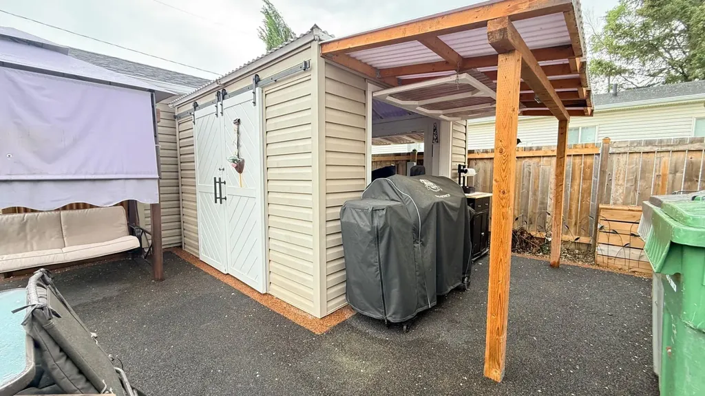 106 1 Street W Lashburn SK S0M 1H0