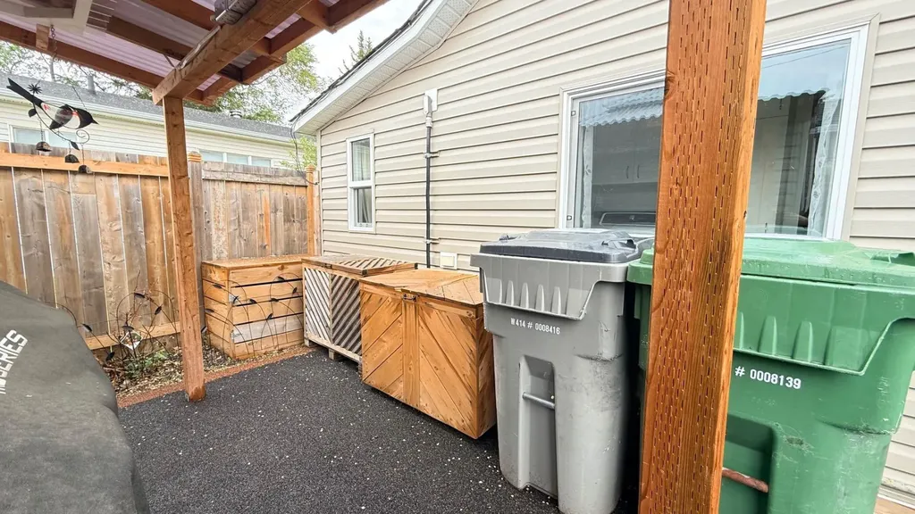 106 1 Street W Lashburn SK S0M 1H0
