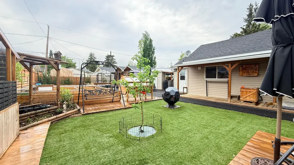 106 1 Street W Lashburn SK S0M 1H0
