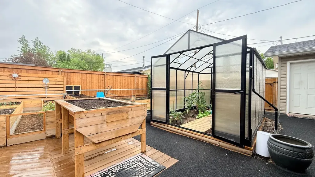 106 1 Street W Lashburn SK S0M 1H0