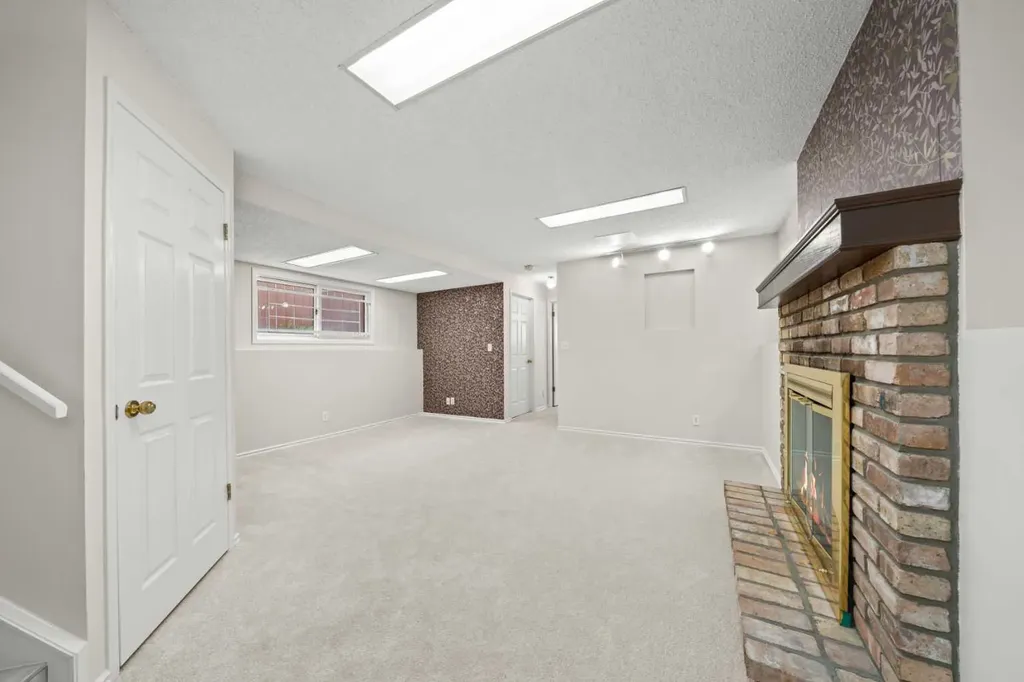 107 Tararidge Close NE Calgary AB T3J 2P1