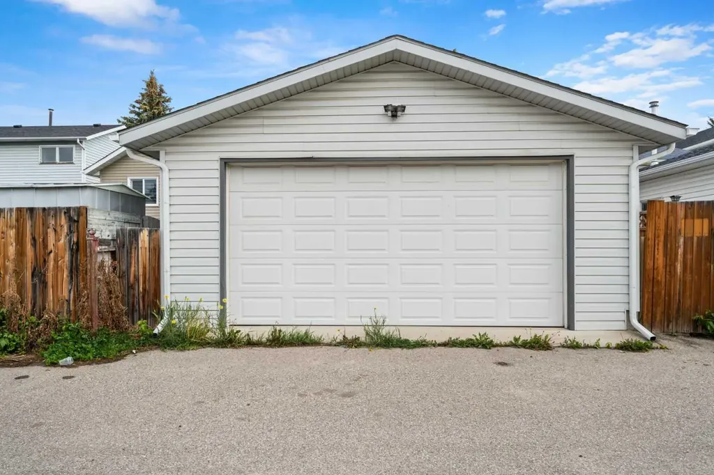 107 Tararidge Close NE Calgary AB T3J 2P1
