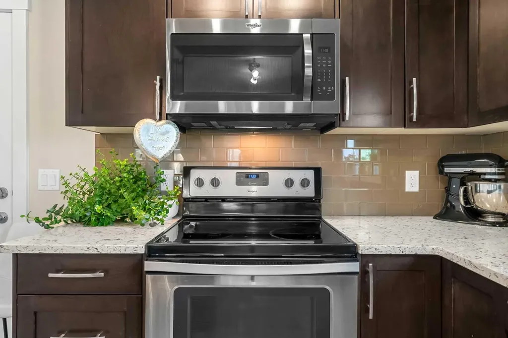 2400 Ravenswood View SE Airdrie AB T4A0V7
