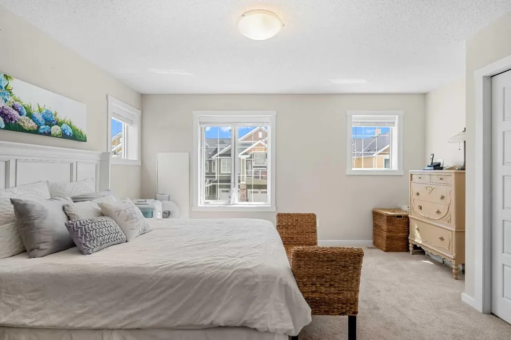 2400 Ravenswood View SE Airdrie AB T4A0V7