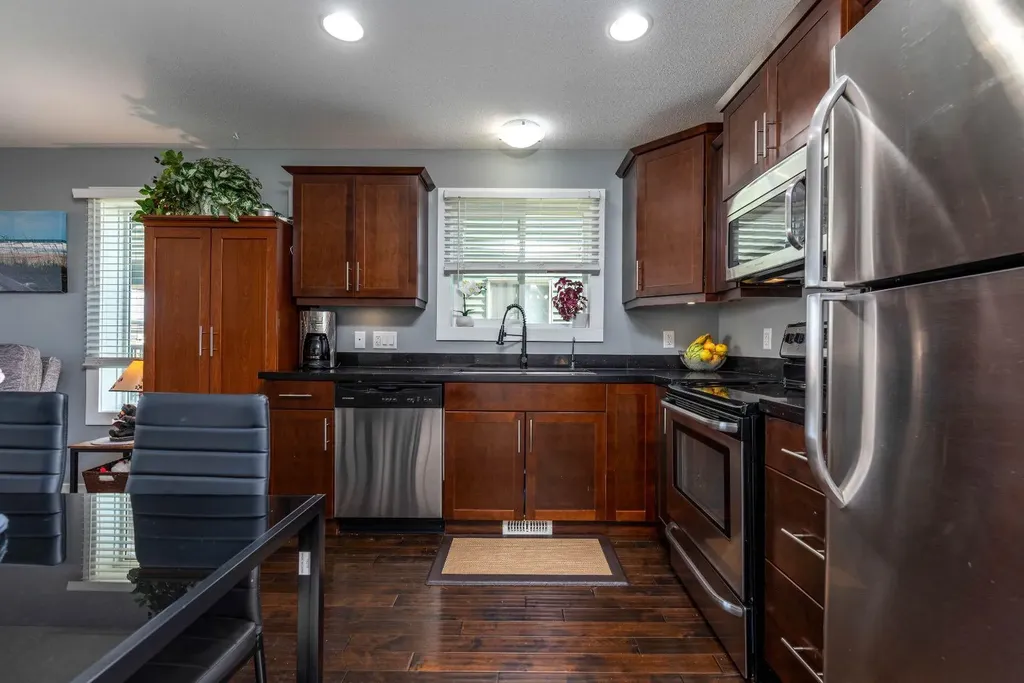 3390 72 Avenue Lloydminster AB T9V 3S4