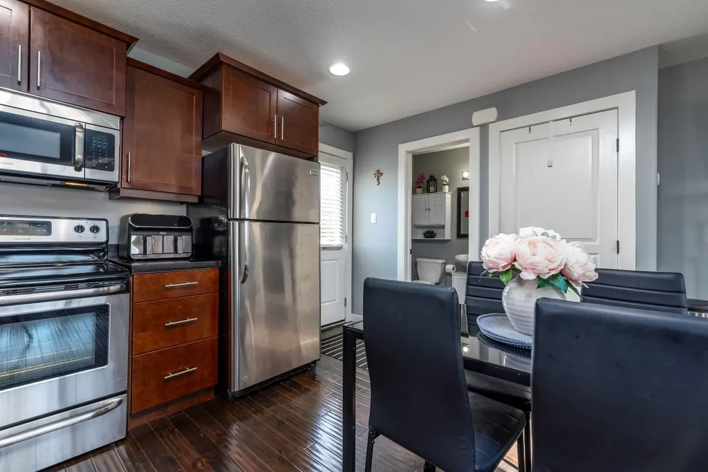 3390 72 Avenue Lloydminster AB T9V 3S4