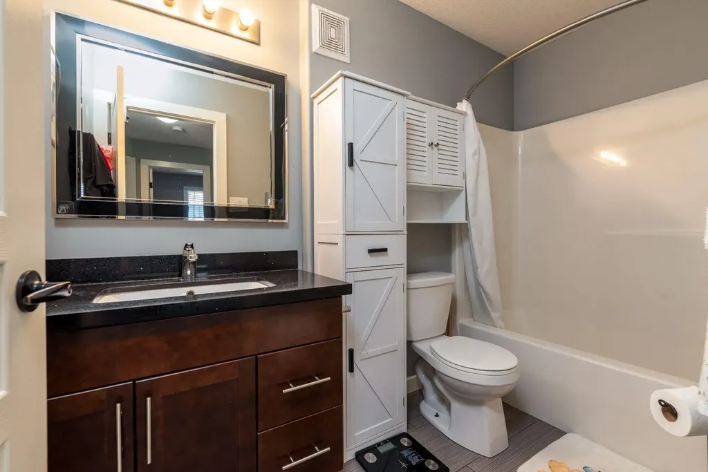 3390 72 Avenue Lloydminster AB T9V 3S4