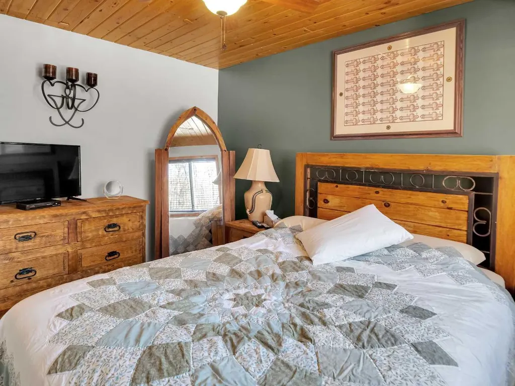 20 Lakeshore Drive Rural Ponoka County AB T0C 2J0
