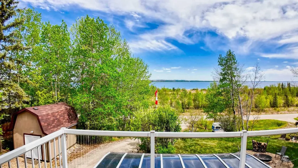 20 Lakeshore Drive Rural Ponoka County AB T0C 2J0