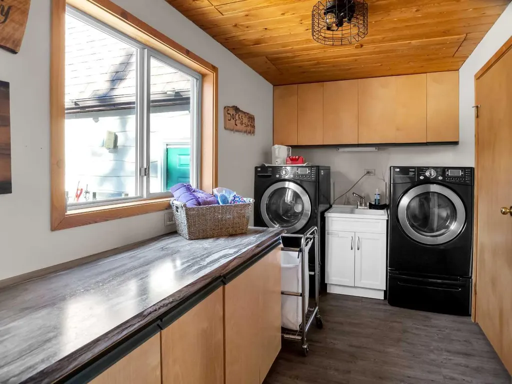 20 Lakeshore Drive Rural Ponoka County AB T0C 2J0