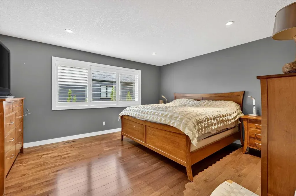68 Westland Crescent SW Calgary AB T3H 0W1