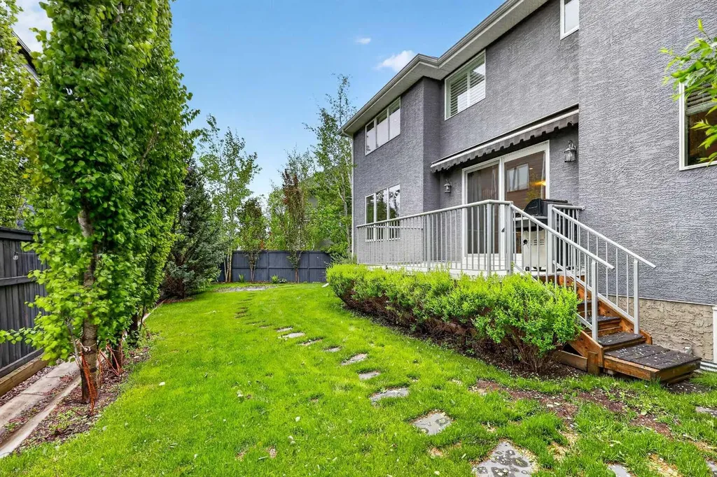 68 Westland Crescent SW Calgary AB T3H 0W1