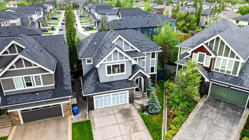 68 Westland Crescent SW Calgary AB T3H 0W1
