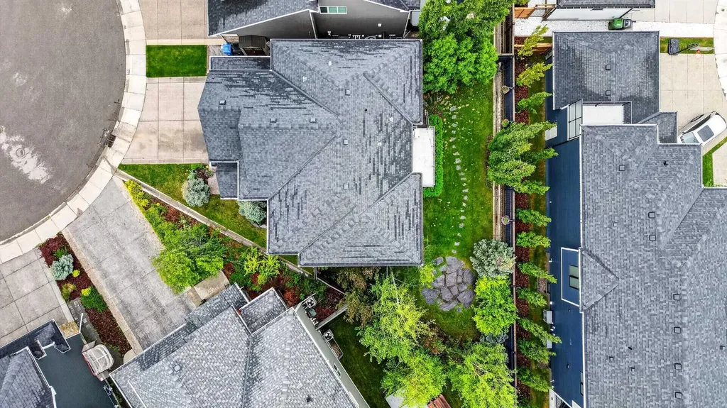 68 Westland Crescent SW Calgary AB T3H 0W1