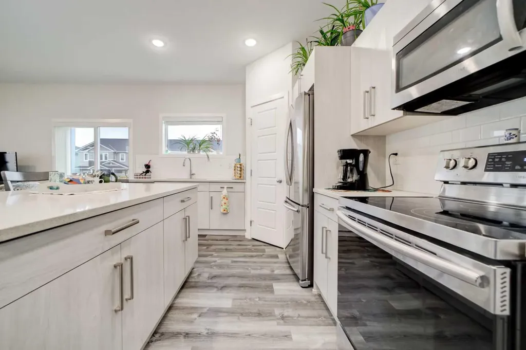 210 Firelight Way W Lethbridge AB T1J5T3