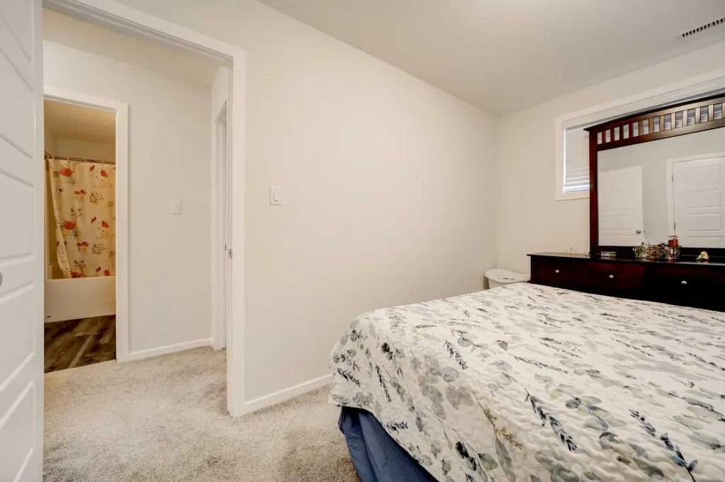 210 Firelight Way W Lethbridge AB T1J5T3