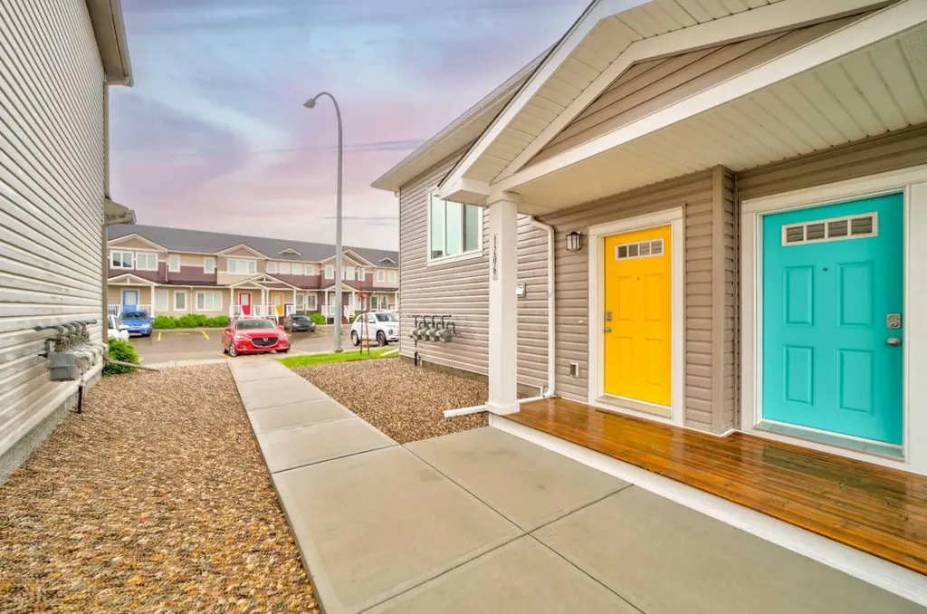 210 Firelight Way W Lethbridge AB T1J5T3