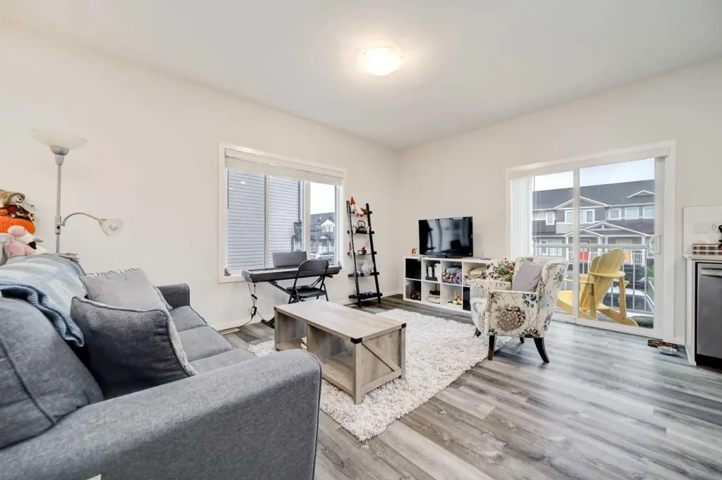 210 Firelight Way W Lethbridge AB T1J5T3