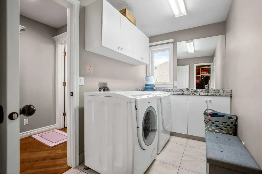 59 Signature Heights SW Calgary AB T3H 3C1