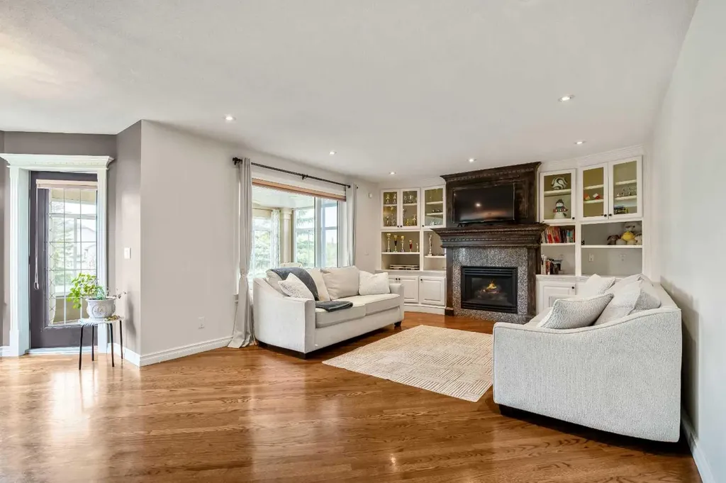 59 Signature Heights SW Calgary AB T3H 3C1
