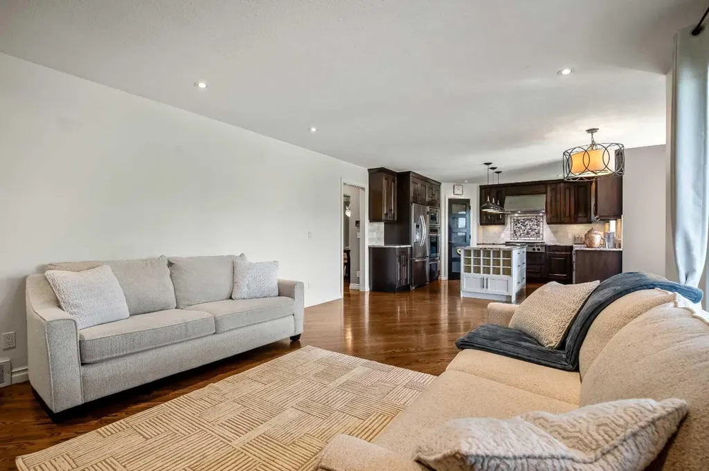 59 Signature Heights SW Calgary AB T3H 3C1