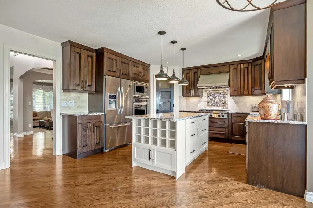 59 Signature Heights SW Calgary AB T3H 3C1
