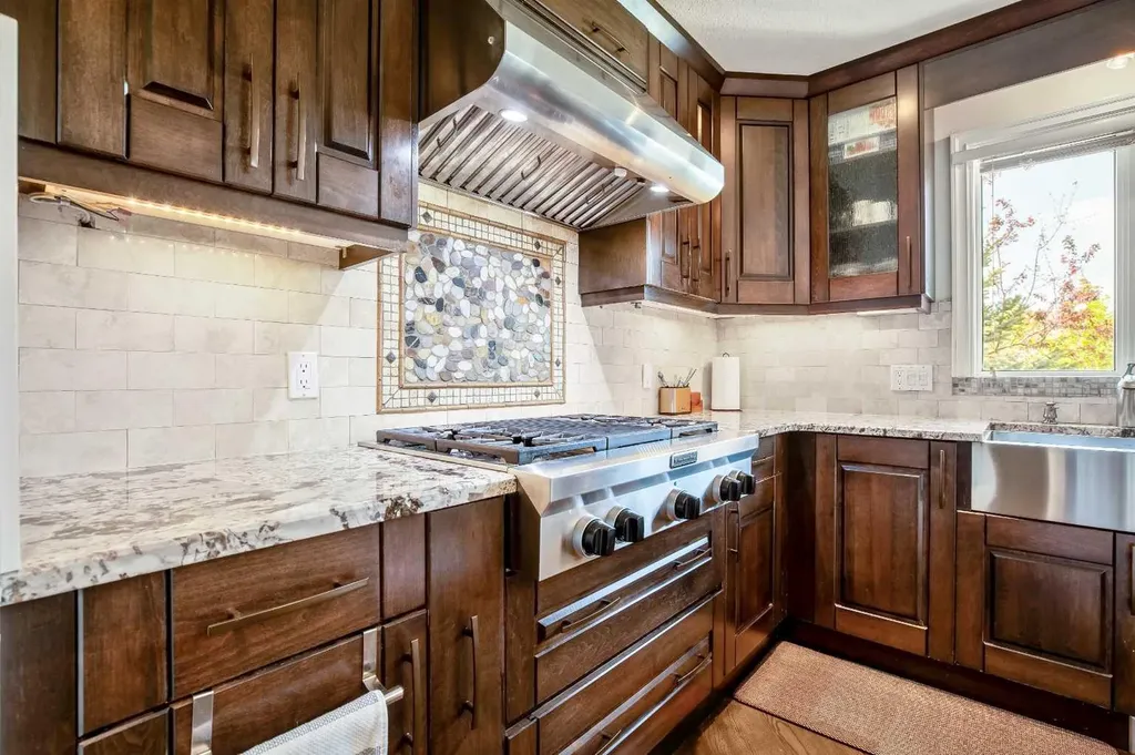 59 Signature Heights SW Calgary AB T3H 3C1