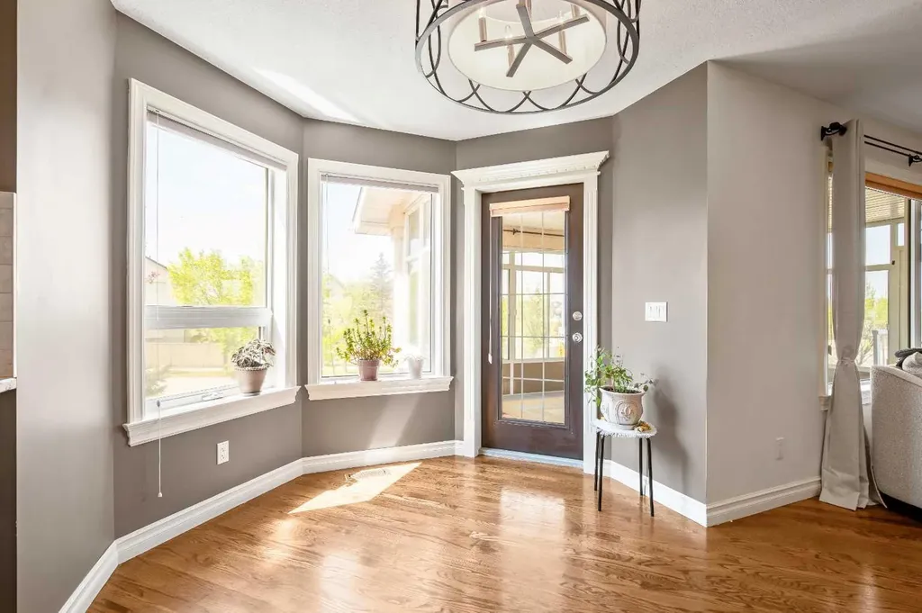 59 Signature Heights SW Calgary AB T3H 3C1