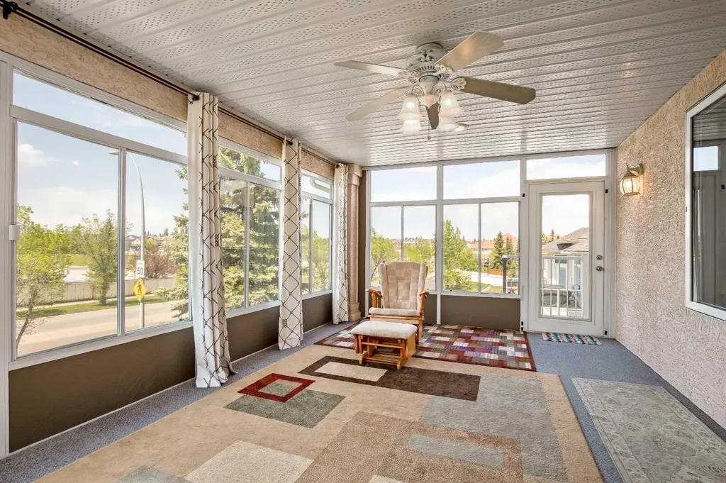 59 Signature Heights SW Calgary AB T3H 3C1