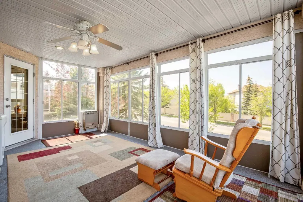 59 Signature Heights SW Calgary AB T3H 3C1